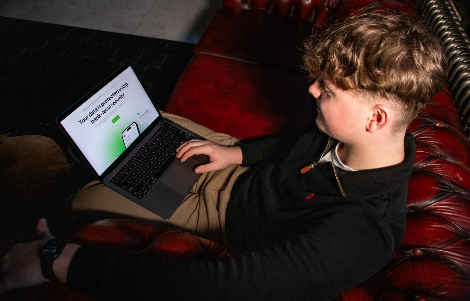 Person using Trackr on laptop